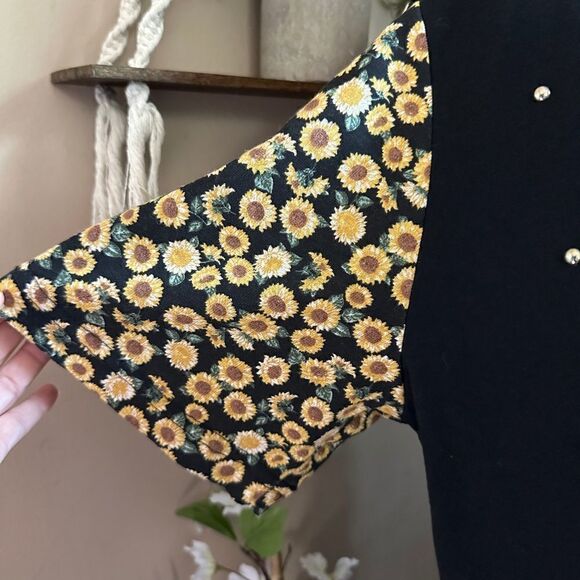 Vintage 80s KWBL Los Angeles Black Sunflower Embellished Short Sleeve T Shirt - Picture 4 of 12